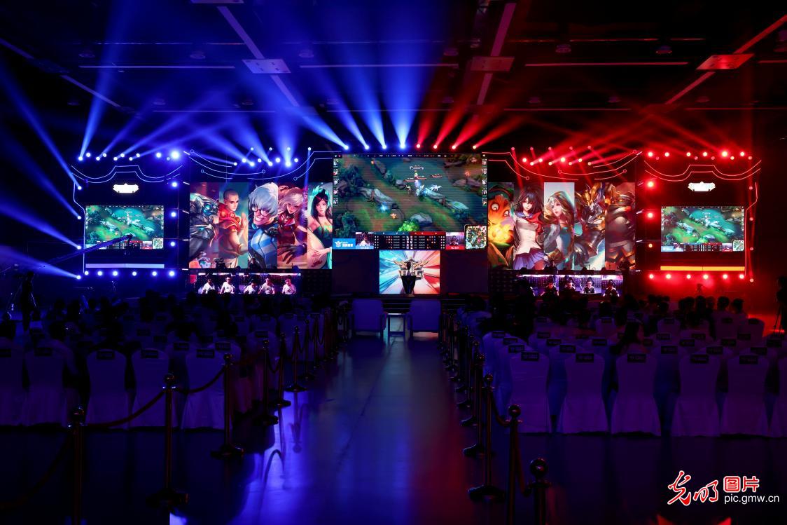 他始终保持 他始终保持